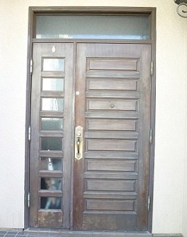 木製玄関ドア塗装工事前、練馬区3