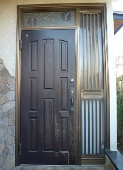 ヤマハ玄関ドア再塗装,、工事前西東京市2 西東京木製玄関ドア塗装、ヤマハ製工事前