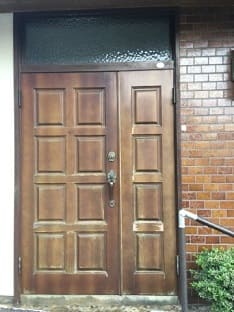 所沢市ヤマハ玄関ドア塗装1